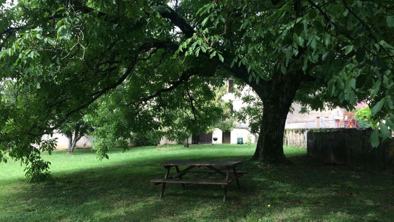 Gite Chambre De La Tante Camille - Les Filles Tresy Passenans Exterior foto